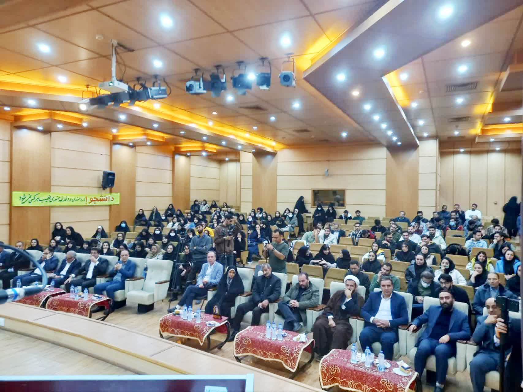 استاندار سمنان: بهجد پیگیر آینده شغلی دانشجویان هستیم استاندار سمنان: بهجد پیگیر آینده شغلی دانشجویان هستیم