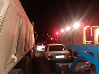 تصادف-زنجیره‌ای-در-بزرگراه-امام-علیع-به‌دلیل-نشت-گازوئیل