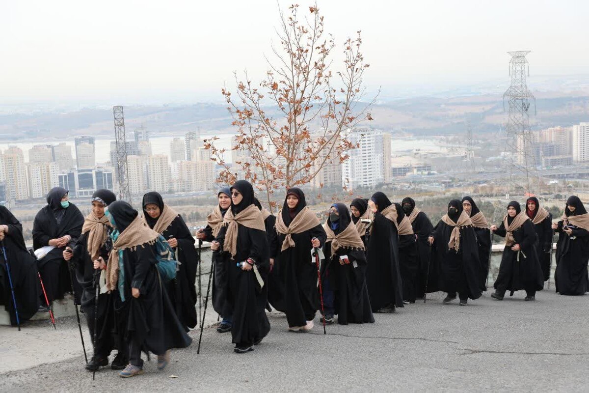 گردان‌های کوثر بسیج به قله‌های تهران صعود کردند