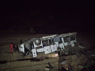 ۱۳ مصدوم بر اثر واژگونی اتوبوس در جاده یاسوج – اصفهان 