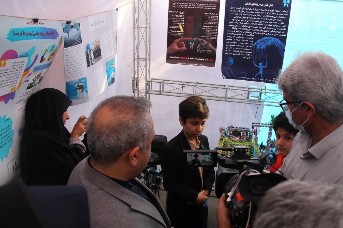 بوشهر نمایشگاه نبوغ! وقتی دانشگاه سکوی پرتاب خلّاقیت دانش‌آموزان می‌شود