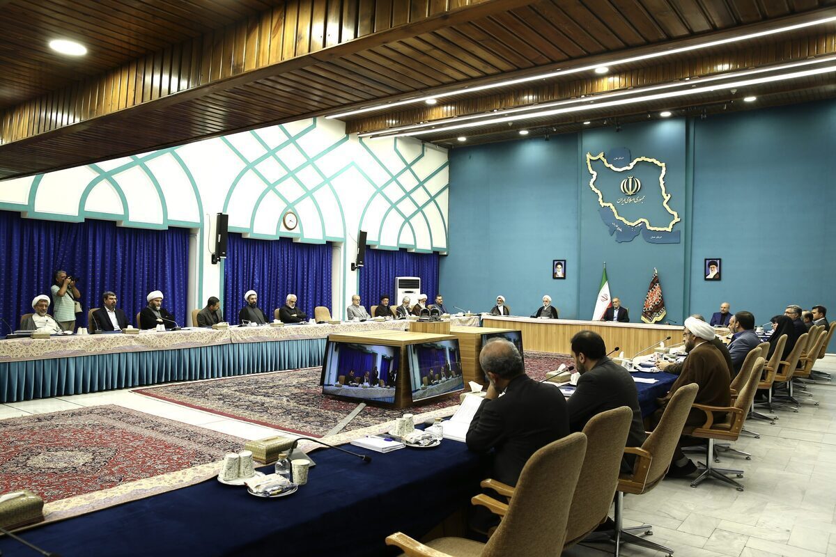 مرز باریک قانون و سیاست؛ بازخوانی ماموریت شورای عالی انقلاب فرهنگی در سالروز تأسیس