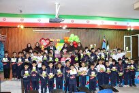 گل، لبخند و اشک شوق؛ اشک وقتی دستان کوچک شاخه‌های عشق را به بزرگان زندگی تقدیم کردند