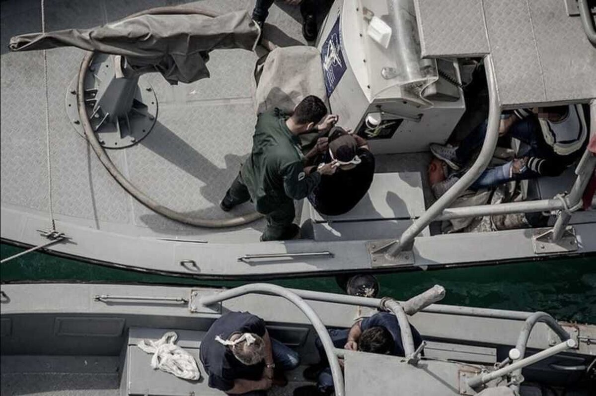 توقیف شناور متخلف حامل ۳۵۰ هزار لیتر سوخت قاچاق توسط سپاه