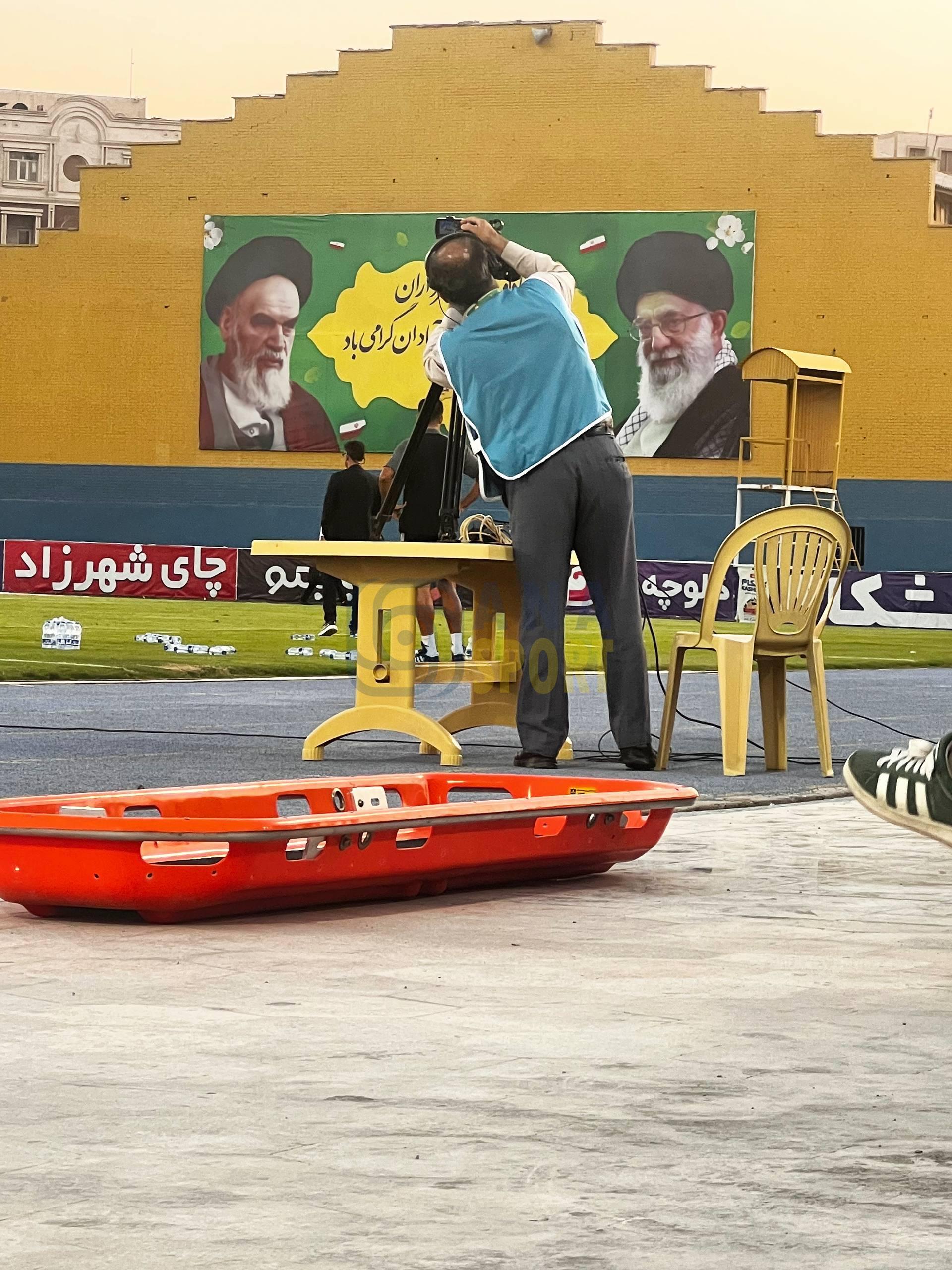 اتفاق عجیب در جام حذفی؛ استفاده از میز غذاخوری بهجای پایه دوربین+عکس اتفاق عجیب در جام حذفی؛ استفاده از میز غذاخوری بهجای پایه دوربین+عکس