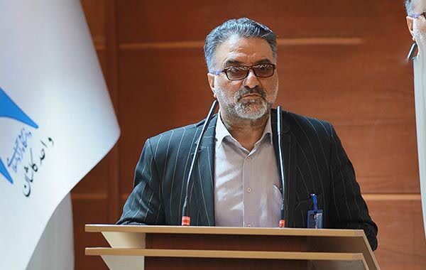 دانشگاه را دیگر نمیتوان با روشهای گذشته و قدیمی اداره کرد/هر پدیدهای که صرفاً با نام دانشگاه خوانده میشود سودمند نیست دانشگاه را دیگر نمیتوان با روشهای گذشته و قدیمی اداره کرد/هر پدیدهای که صرفاً با نام دانشگاه خوانده میشود سودمند نیست