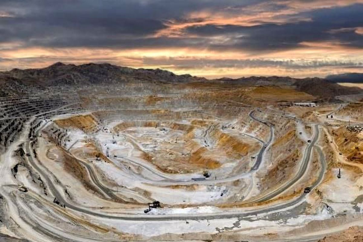 اجرای ۶۴۰ پروژه زمینشناسی و اکتشافی در ۱۱ استان؛ بازگشت ژئوفیزیک هوایی پس از یک سال توقف