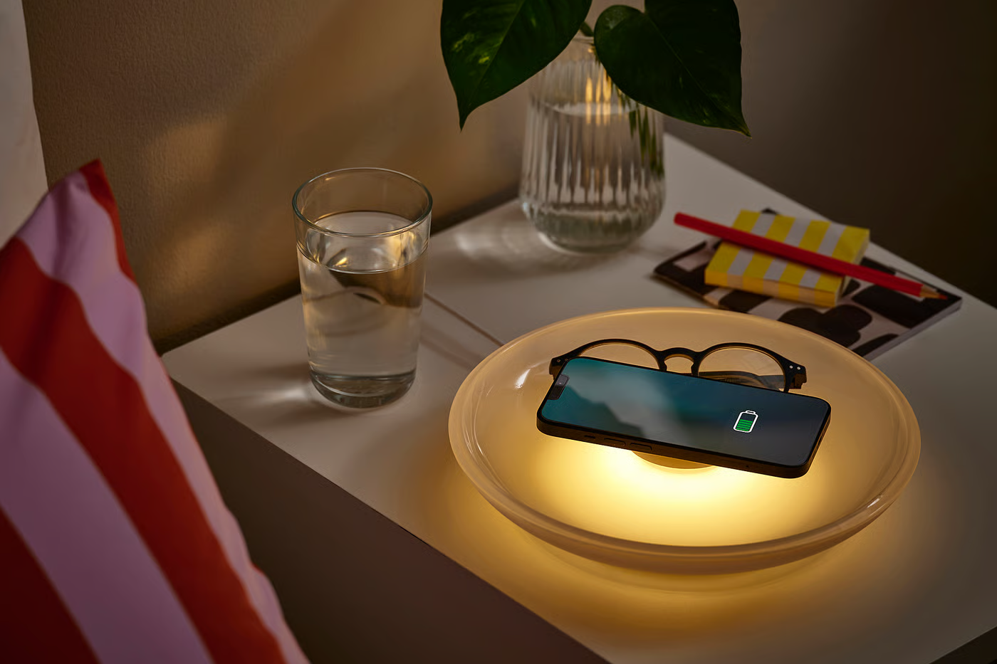 ایکیا سه شارژر بیسیم جدید با استاندارد Qi۲ را به بازار عرضه کرد ایکیا سه شارژر بیسیم جدید با استاندارد Qi۲ را به بازار عرضه کرد