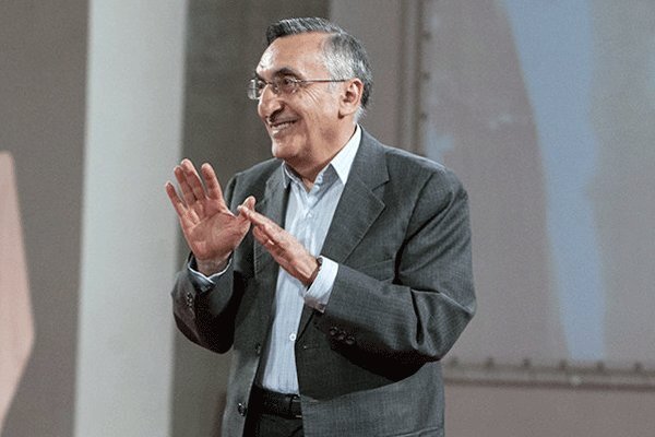 کامران فانی؛ استادِ زیرساختهای ناپید کامران فانی؛ استادِ زیرساختهای ناپید