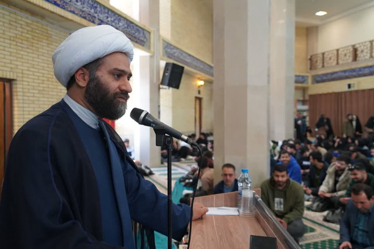 از ولادت کوثر تا محفل قرآن کریم؛ رازی که انسان را اشرف مخلوقات کرد! از ولادت کوثر تا محفل قرآن کریم؛ رازی که انسان را اشرف مخلوقات کرد!