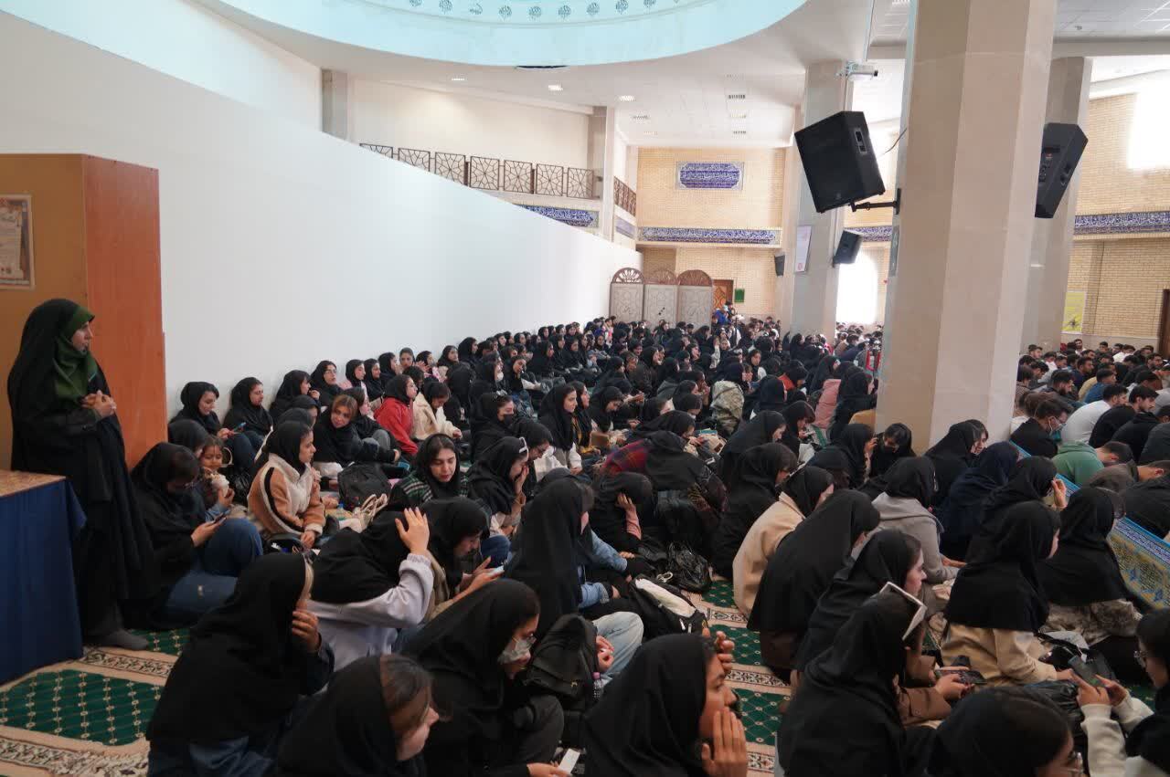 از ولادت کوثر تا محفل قرآن کریم؛ رازی که انسان را اشرف مخلوقات کرد! از ولادت کوثر تا محفل قرآن کریم؛ رازی که انسان را اشرف مخلوقات کرد!