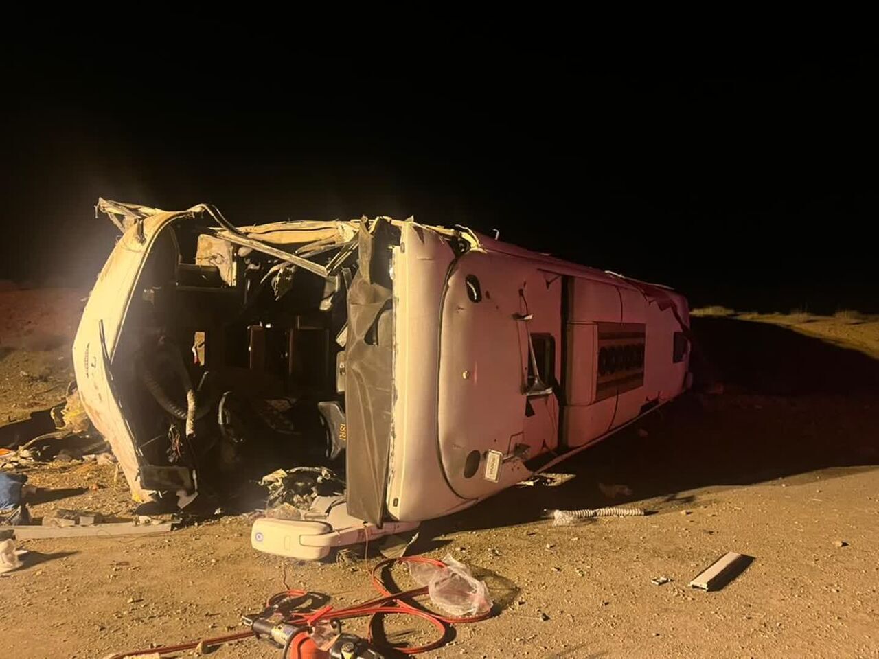 جان باختن ۶ نفر در اثر واژگونی اتوبوس محور نطنز - اصفهان جان باختن ۶ نفر در اثر واژگونی اتوبوس محور نطنز - اصفهان