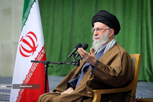 دیدار دست‌اندرکاران کنگره شهدای استان البرز با رهبر انقلاب