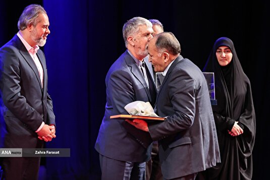 آیین اختتامیه نوزدهمین جشنواره بین‌المللی سینما حقیقت