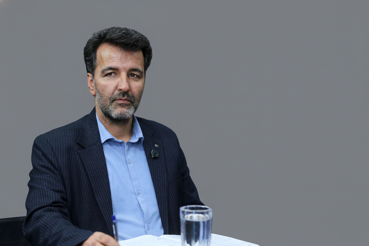 نمازی: مردم فقیرند اما بنزین ارزان اقتصاد را نابود کرده؛ دولت فداکاری کرد | گودرزی: دولت مرتکب جرم شده، مسئله بنزین نه اقتصادی است نه سیاسی؛ رانتی است نمازی: مردم فقیرند اما بنزین ارزان اقتصاد را نابود کرده؛ دولت فداکاری کرد | گودرزی: دولت مرتکب جرم شده، مسئله بنزین نه اقتصادی است نه سیاسی؛ رانتی است