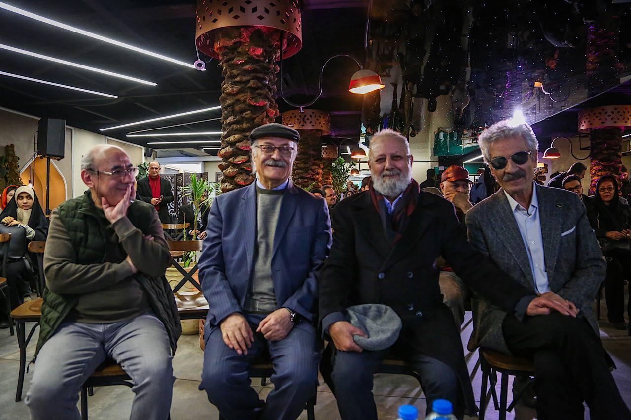 سادگی و صداقت، مهمترین ویژگی جعفر دهقان/ تداوم دوستی در عالم هنر، کارساز است سادگی و صداقت، مهمترین ویژگی جعفر دهقان/ تداوم دوستی در عالم هنر، کارساز است