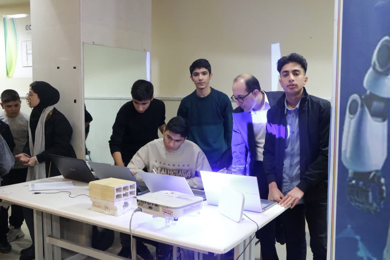 نخستین دوره مسابقات رباتیک Elite Cup 2025 در دانشگاه آزاد تبریز برگزار شد