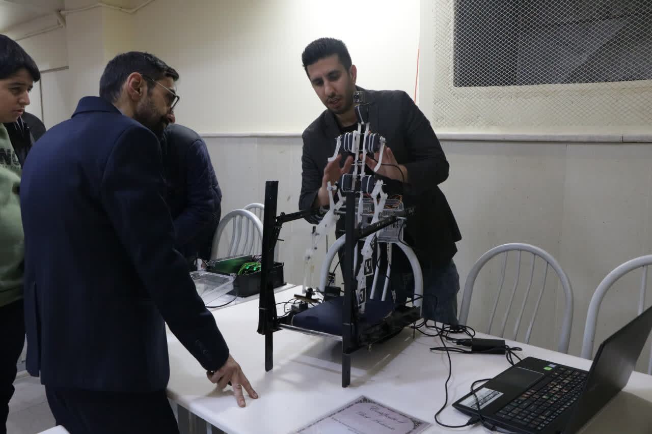 نخستین دوره مسابقات رباتیک Elite Cup 2025 در دانشگاه آزاد تبریز برگزار شد