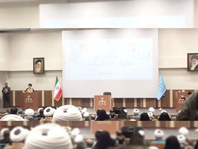 آیین تکریم و معارفه دادستان عمومی و انقلاب مرکز استان قم