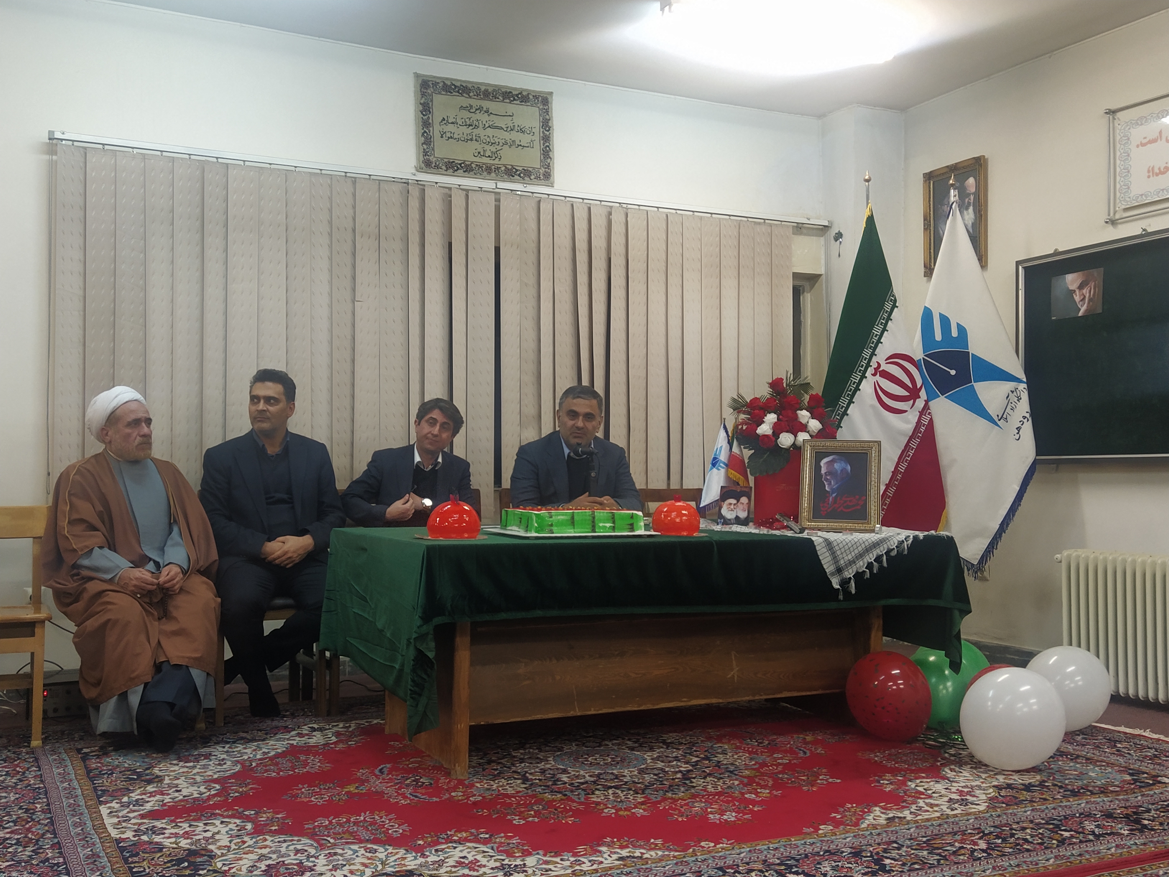 حضور رئیس دانشگاه آزاد استان تهران در جمع دانشجویان هم&zwnj;زمان با شب یلدا