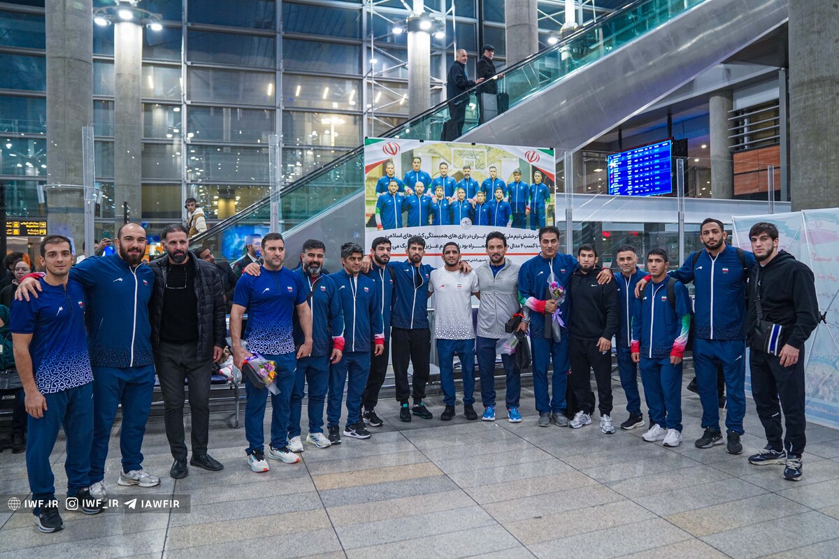 همزمانی ورود قهرمانان روس با ملی پوشان آزادکار به ایران