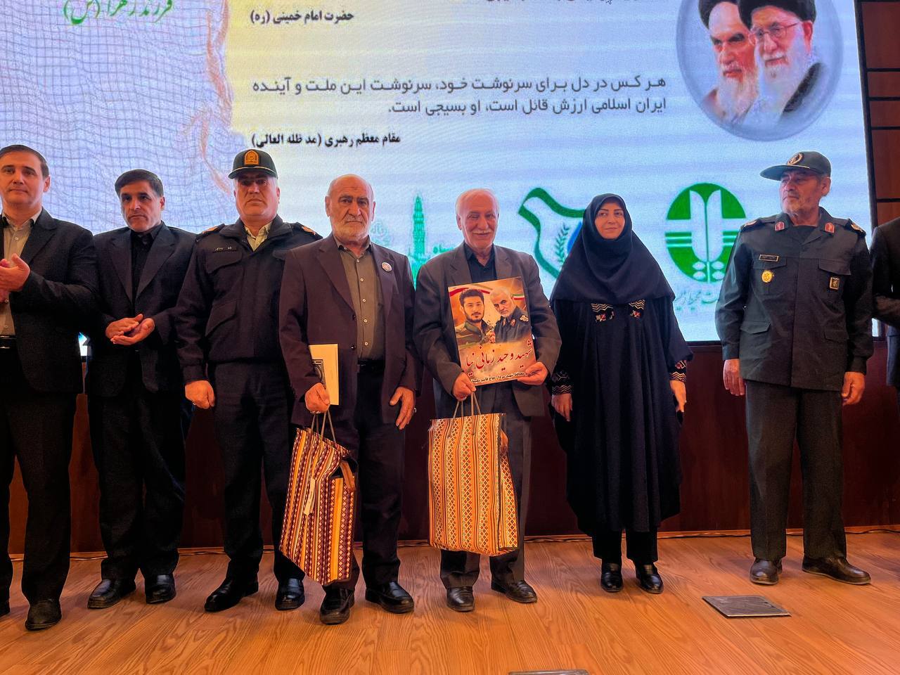 همایش گرامیداشت هفته بسیج با عنوان «پویش رویش خوشه‌ها» برگزار شد