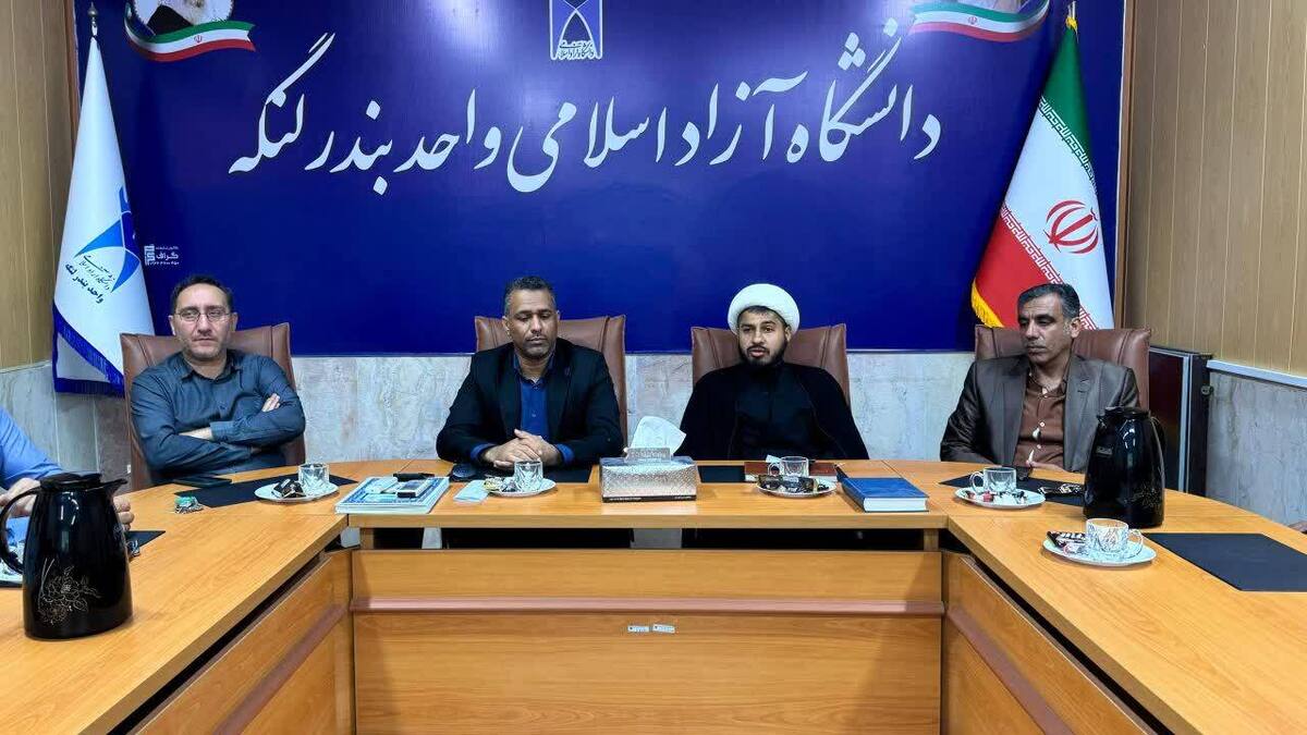 فرهنگ بسیجی در همه باید نهادینه شود