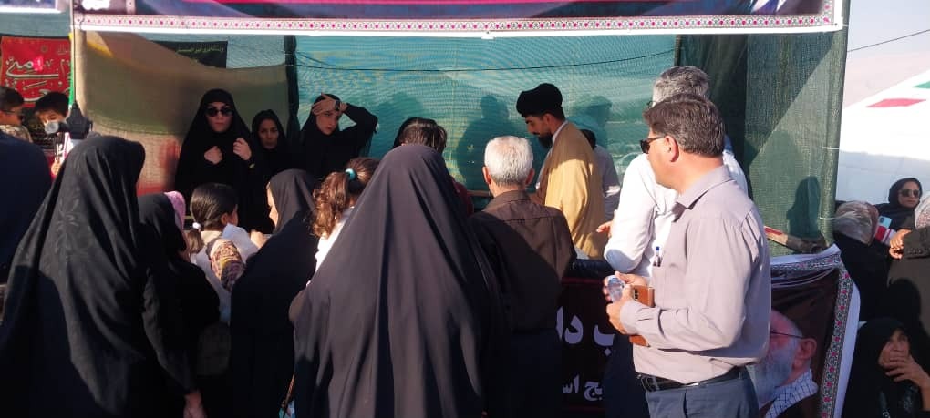 تپش قلب دشتی در آغوش فرزند خورشید/ قلم سِرّالاسرار؛ مزار شهید گمنام کلاسی برای درس ایثار تپش قلب دشتی در آغوش فرزند خورشید/ قلم سِرّالاسرار؛ مزار شهید گمنام کلاسی برای درس ایثار