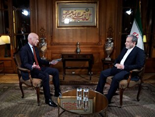 عراقچی: مشکل ما در موضوع هسته‌ای نبود واسطه نیست؛ رفتار آمریکاست