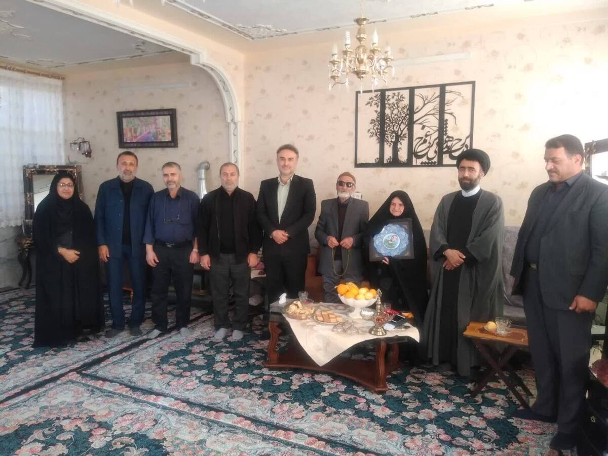 دیدار مسئولان دانشگاه آزاد دامغان با خانواده شهید