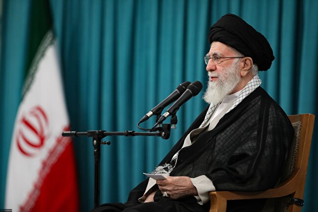 آغاز سخنرانی رهبر معظم انقلاب