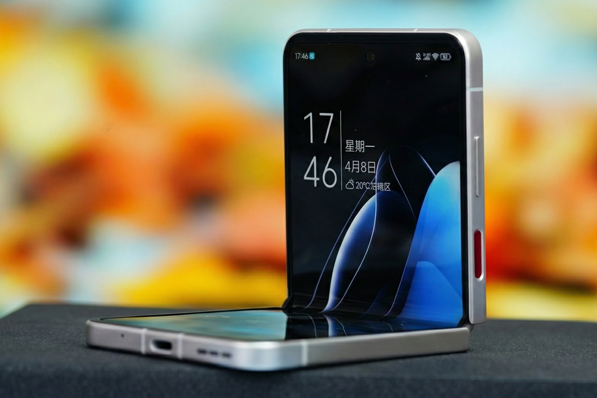 نوبیا ۲ گوشی تاشو جدید معرفی می‌کند