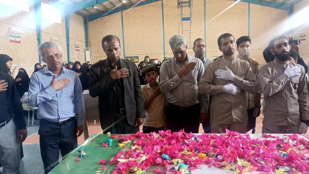 عطر شهادت در دانشگاه آزاد میناب پیچید؛ وداع با میهمان گمنام آسمان عطر شهادت در دانشگاه آزاد میناب پیچید؛ وداع با میهمان گمنام آسمان