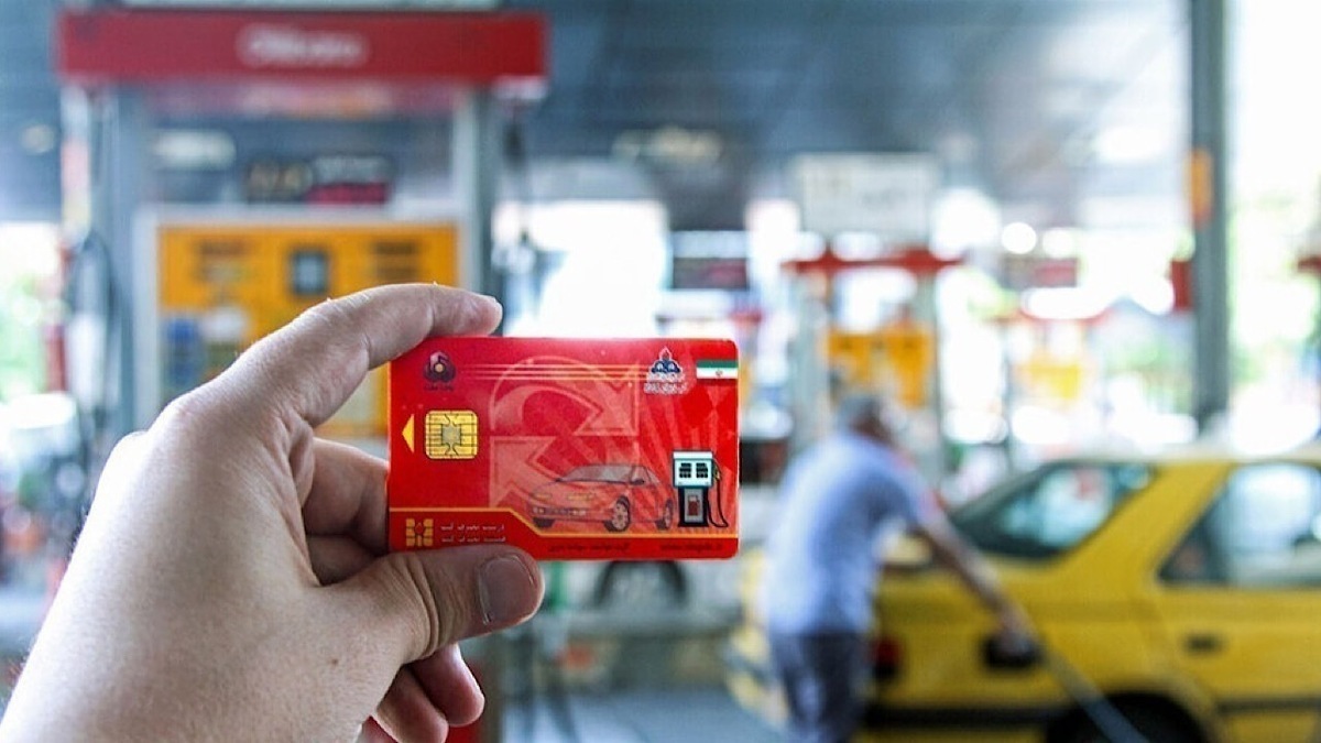 سهمیه بنزین خودروهای تعویض پلاکی قطع نمیشود