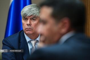 مسئولان بورس بین المللی سن‌پترزبورگ روسیه