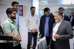بازدید بیژن رنجبر رییس دانشگاه آزاد اسلامی از تحریریه خبرگزاری آنا