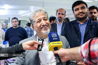 بیژن رنجبر رییس دانشگاه آزاد اسلامی در جمع خبرنگاران خبرگزاری آنا