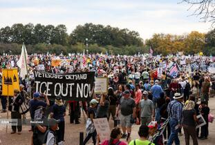 تظاهرات ضد ترامپ «بدون پادشاه» در سراسر آمریکا