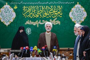 نشست ستاد بزرگداشت مقام زن و روز مادر با حضور حجت‌الاسلام محمدمهدی عرب‌انصاری، معاون حقوقی و امور استان‌های شورای هماهنگی سازمان تبلیغات اسلامی و ریحانه سلامی رئیس ستاد بزرگداشت مقام زن و روز مادر