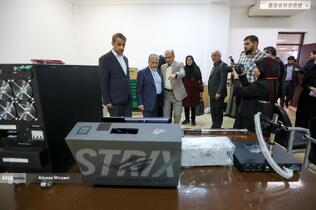 بازدید بیژن رنجبر رییس دانشگاه آزاد اسلامی از دستاورد های علمی و روباتیک دانشگاه آزاد اسلامی واحد یزد