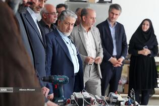 بازدید بیژن رنجبر رییس دانشگاه آزاد اسلامی از دستاورد های علمی و روباتیک دانشگاه آزاد اسلامی واحد یزد
