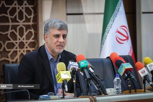 محمدرضا اسدی استاد فلسفه در آیین رونمایی از ویراست جدید کتاب «ارتباط انسان-جهان»