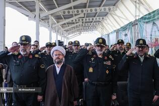 سردار احمدرضا رادان فرمانده کل فراجا و سردار عباسعلی محمدیان فرمانده انتظامی تهران در مراسم امحای ۲۰ تن مواد مخدر در تهران