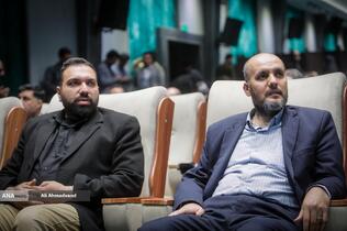 فرشاد عالی، مسئول ارتباطات و روابط عمومی سازمان بسیج مستضعفین و امیرمحمد نیک آمال مدیرعامل خبرگزاری بسیج در مراسم رویداد «جام رسانه‌ای امید»