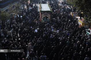 تشییع پیکر 100 شهید دوران دفاع مقدس همزمان با سالروز شهادت حضرت فاطمه زهرا(س) در تهران