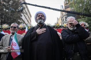 تشییع پیکر 100 شهید دوران دفاع مقدس همزمان با سالروز شهادت حضرت فاطمه زهرا(س) در تهران