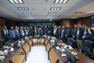 نشست جمعی از بسیجیان با بیژن رنجبر رئیس دانشگاه آزاد اسلامی