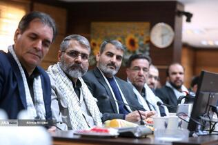 نشست جمعی از بسیجیان با بیژن رنجبر رئیس دانشگاه آزاد اسلامی