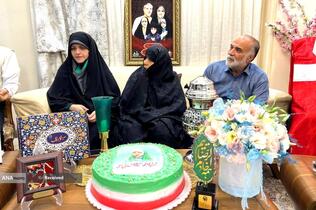 دیدار خادمیاران و یاوران رضوی با خانواده شهیدان ساداتی