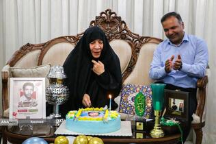 دیدار خادمیاران و یاوران رضوی با خانواده شهید قنبر ماشی